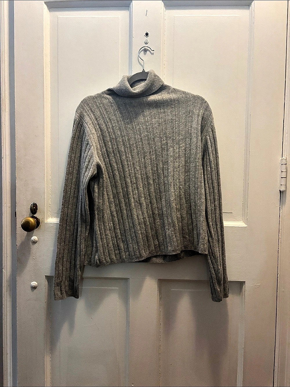 Lord & Taylor Double Ply Cashmere Turtleneck Sweater in Gray Like New
